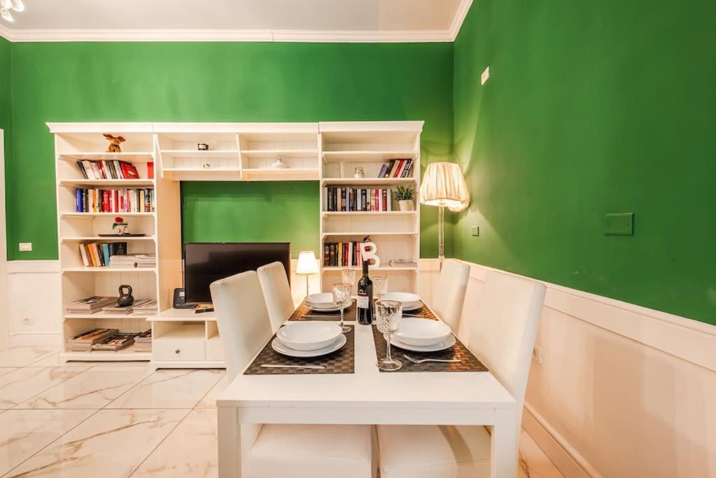 Centrale's Nest - Elegant Close To Station Apartment